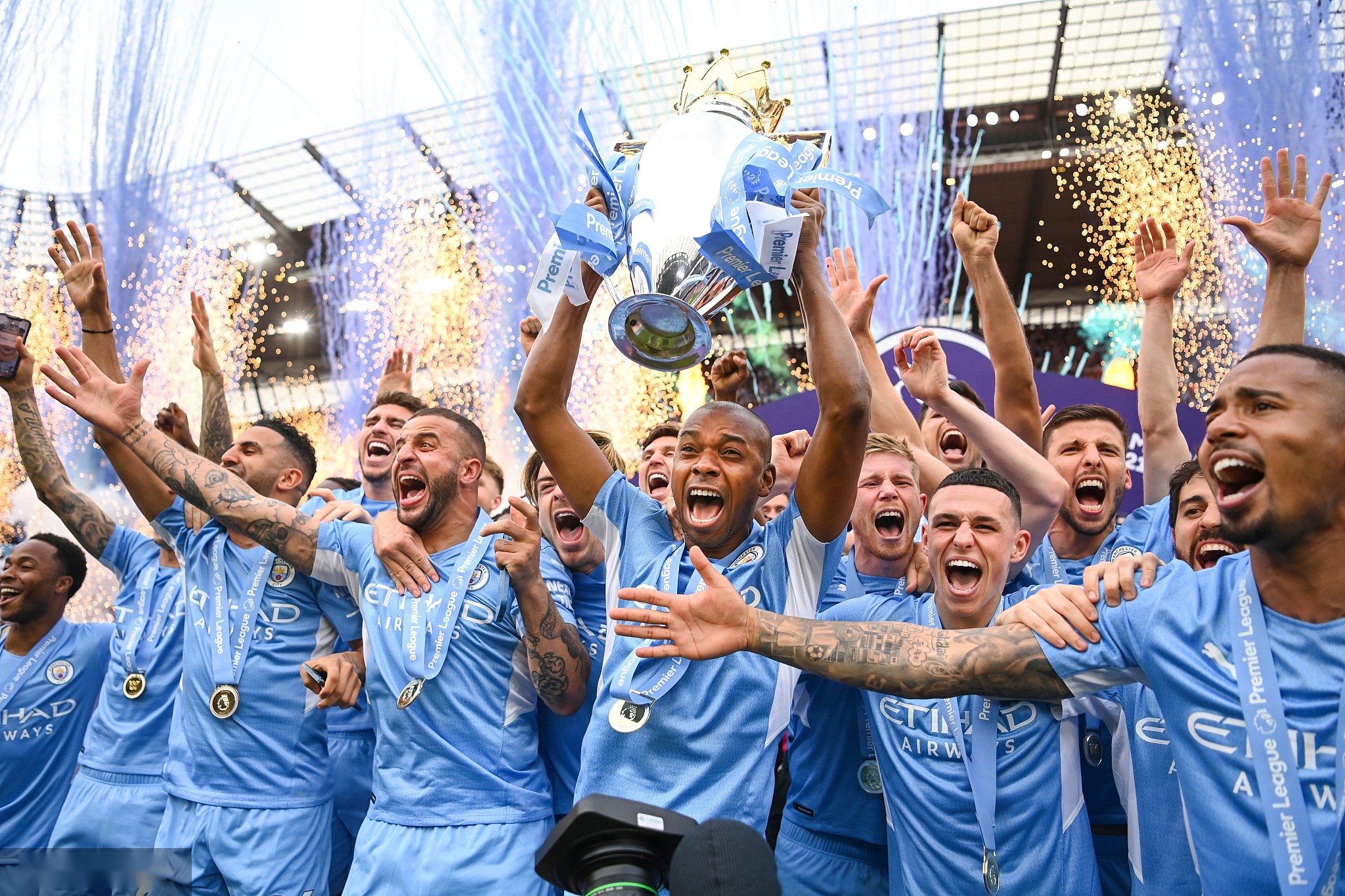 树立了一个 树立了一个